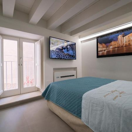 Ortigia Charme Piazza Duomo Syracuse Exterior foto