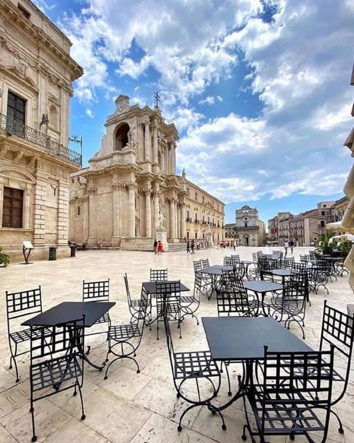 Ortigia Charme Piazza Duomo Syracuse Exterior foto